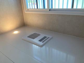 換気乾燥暖房機も設置しました