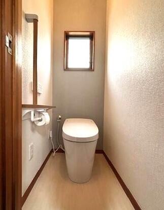 1階はリクシル『サティス』