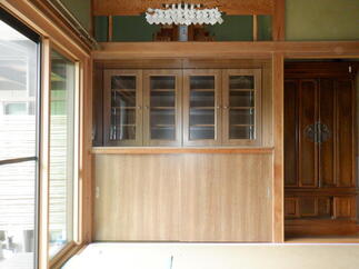 押入れ空間に設えた造作収納