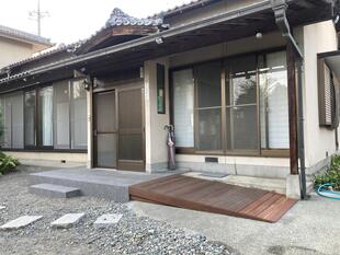 玄関ポーチ改修で誰にも優しい空間を(IN南アルプス市)