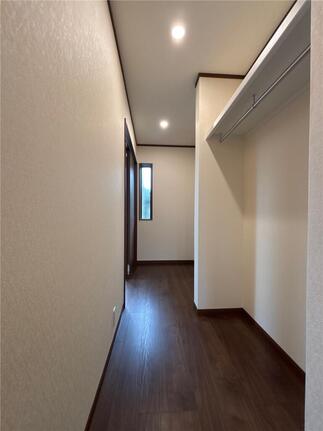 和室の引き戸を開けると収納力大なウォークインクローゼット！