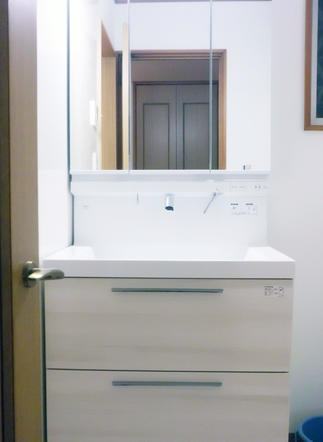 清潔感ある雰囲気の洗面化粧台