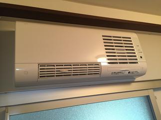 【洗面暖房機】