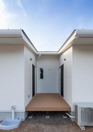 坪庭風のウッドデッキ