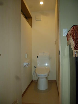 LIXIL　アメージュZ　タンク手洗い付き