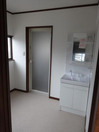 寒いタイル張りの浴室から暖かいユニットバスに！