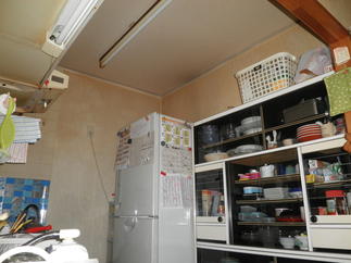 ＢＥＦＯＲＥ：台所の壁紙貼替え