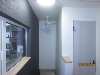 １階と２階の階段には