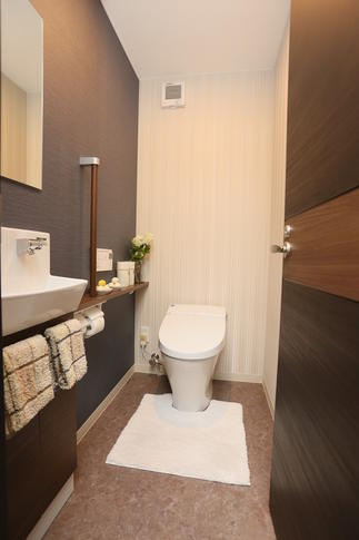 トイレにはLIXILサティスを使用しました。