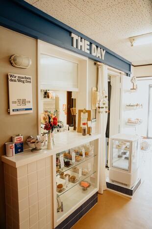 (札幌市　リフォーム)　焼き菓子屋さんの店舗デザイン