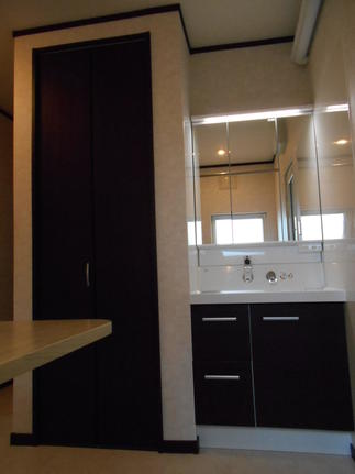 洗面スペースにも一工夫。