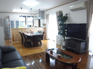 リビングとキッチンが明るくなってリフォームして本当によかったわ