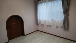 子供室間のドア