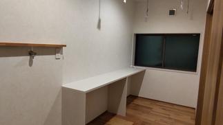 ランドリールームをキッチンの隣に