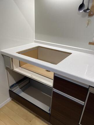 コンロキャビを空っぽにしてくださいね