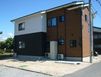 裏手の１台用カーポート着工前