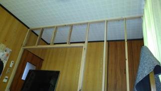 施工中１　壁下地を作る