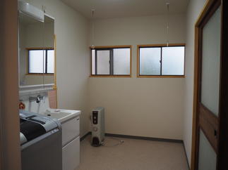 トイレ移設工事　洗面所拡張工事　after