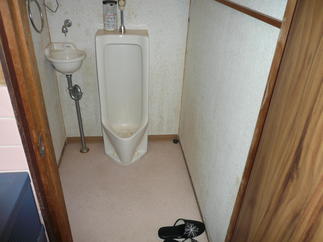 トイレ移設工事 before