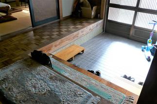 玄関まわり（内側）befor