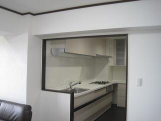 リビングから見たキッチン