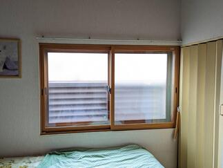 寝室窓