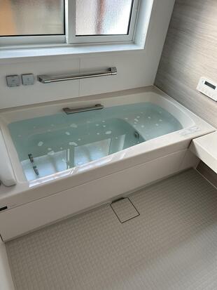 肩湯で温まる、寛ぎのバスタイムを！浴室リフォーム