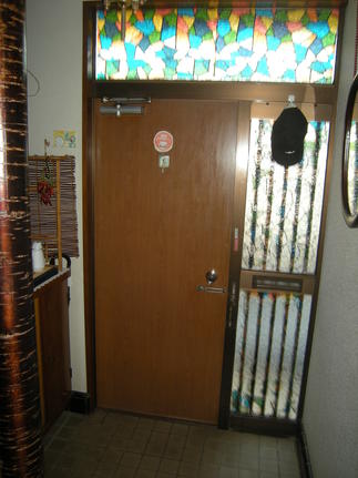 欄間をなくしても、洒落たデザインで採光可能です。