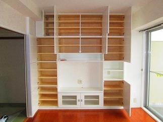 収納力抜群！手作り家具扉をあけて・・・。