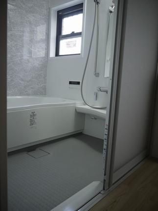 高断熱浴槽！リクシルユニットバスルーム。