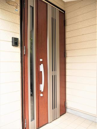 玄関ドア