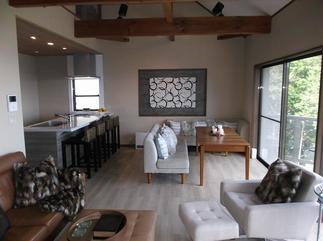 海を見ながらキッチンに立ちます。