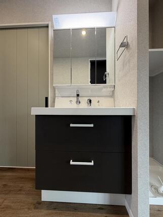 リクシル・洗面化粧台・ピアラ