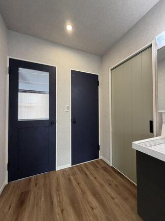 どこのドアもオシャレ！