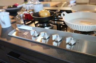 ガスコンロなし　4口コンロ