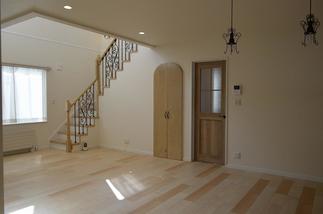 開放感のある吹き抜けリビング