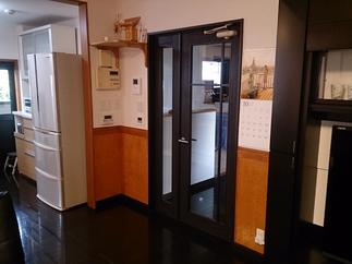 施工後　部屋ドア