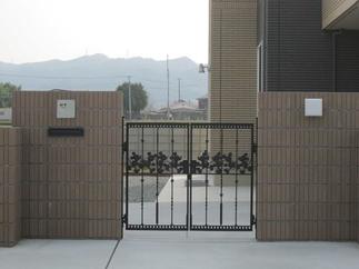 LIXIL　ﾃﾞｨｽﾞﾆｰ門扉