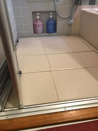 お風呂の段差も解消して安全なお風呂へと変身