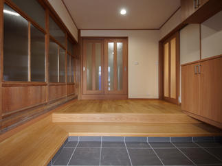 雰囲気は変えずに。