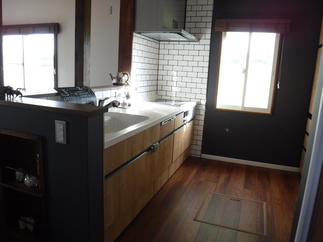 独立キッチンから対面キッチンへ間取り変更