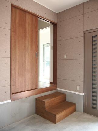 インナーガレージから室内への入口