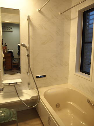 ユニットバス・洗面化粧台はLIXILでコーディネート