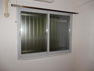 北側のお部屋の窓は冬場結露がひどかったので今ある窓に“プラス”するだけインプラスを1dayで取付けました