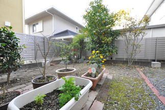 ぐるりとフェンスで囲ったので小さなお子様も安全に遊べます