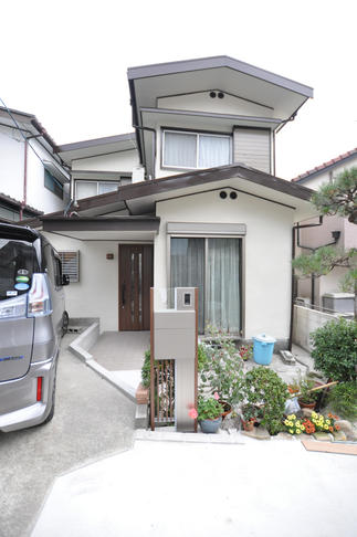 ブロック塀を撤去し車の出入りがしやすくなりました