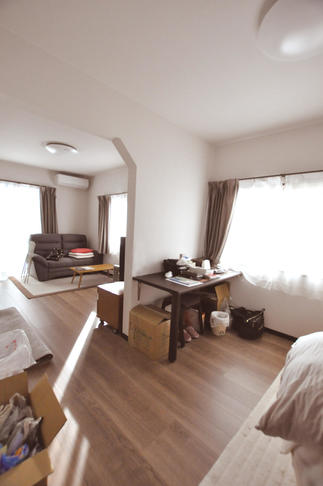 落ち着いた色合いのインテリア