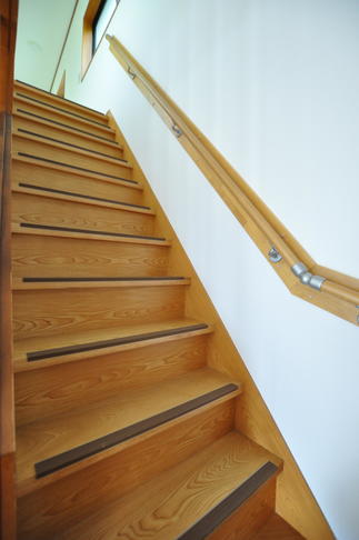 握りやすい手すりで安心