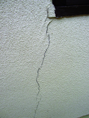 ひび割れ.jpg