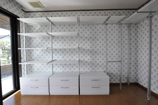 派手すぎないポップな壁紙で可愛く